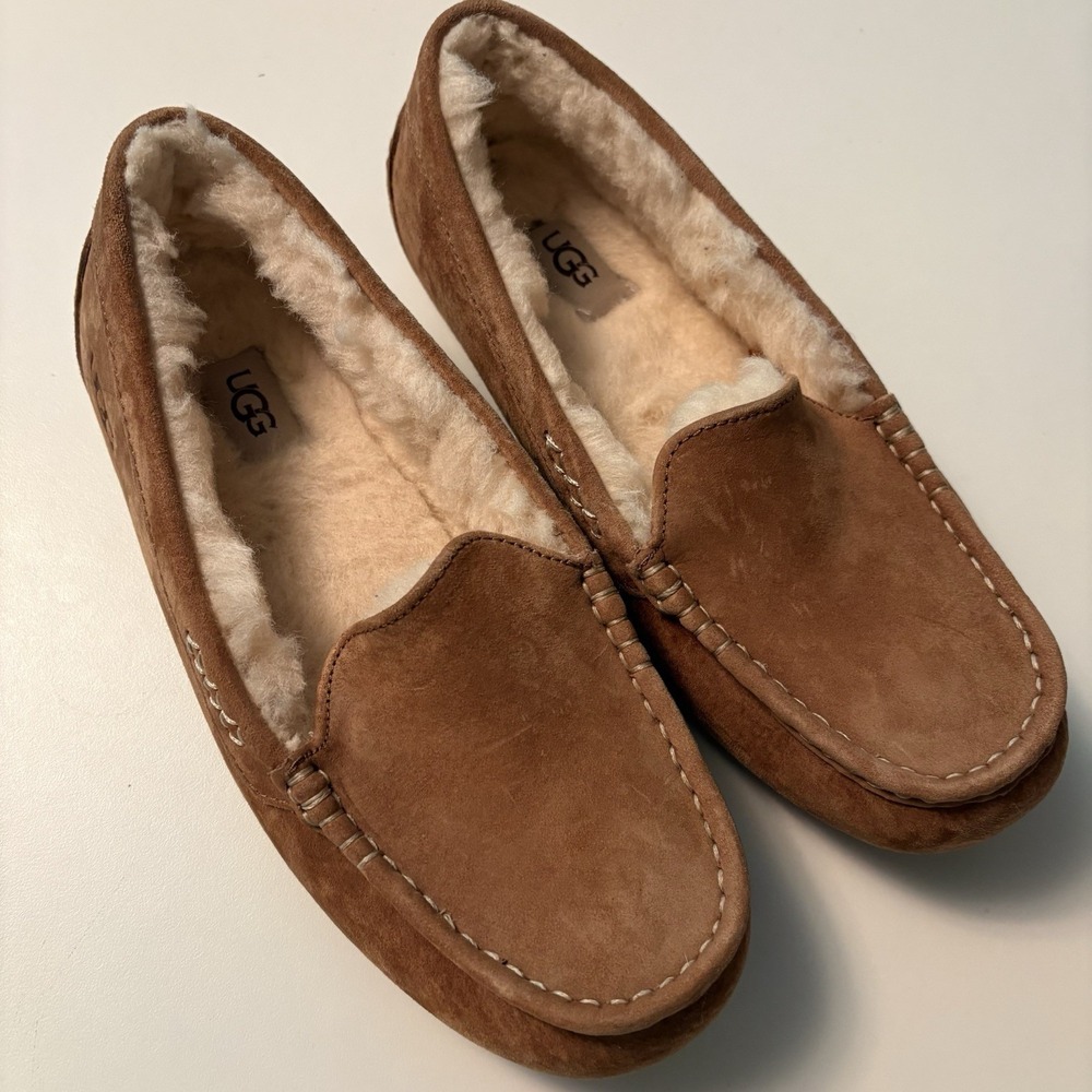 UGG Suede Sherpa Ansley Moccasins Slippers Women's size 9 Run Small